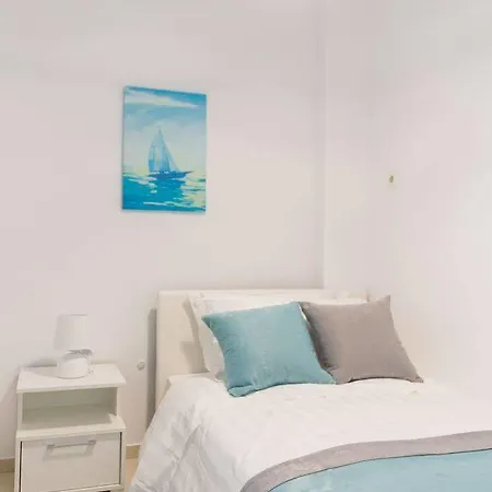 Kafieris View Szálloda 2*